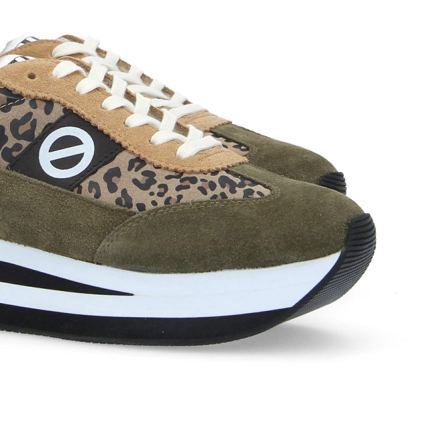 Basket rock femme sale
